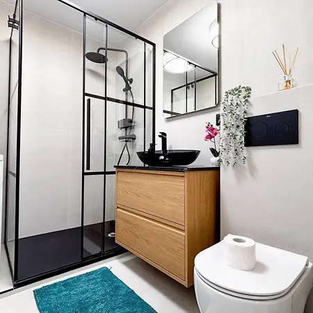 Apartmán Zeya Modern With Underground Parking