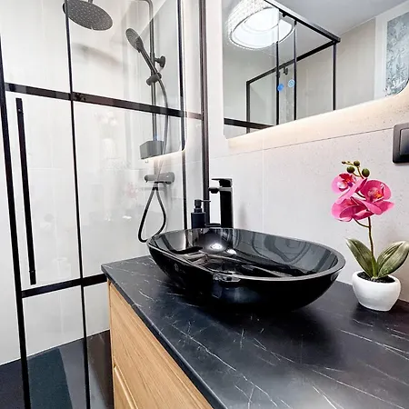 Apartmán Zeya Modern With Underground Parking *
