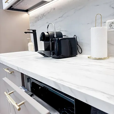 Zeya Modern With Underground Parking Apartmán *